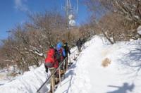 鶴見岳山頂直下