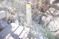 沓掛山の肩にある温度計
